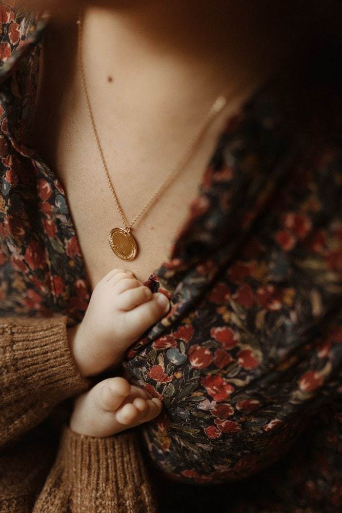 Photographie par Deep. Photo de maternité naturelle, naissance à Quimper