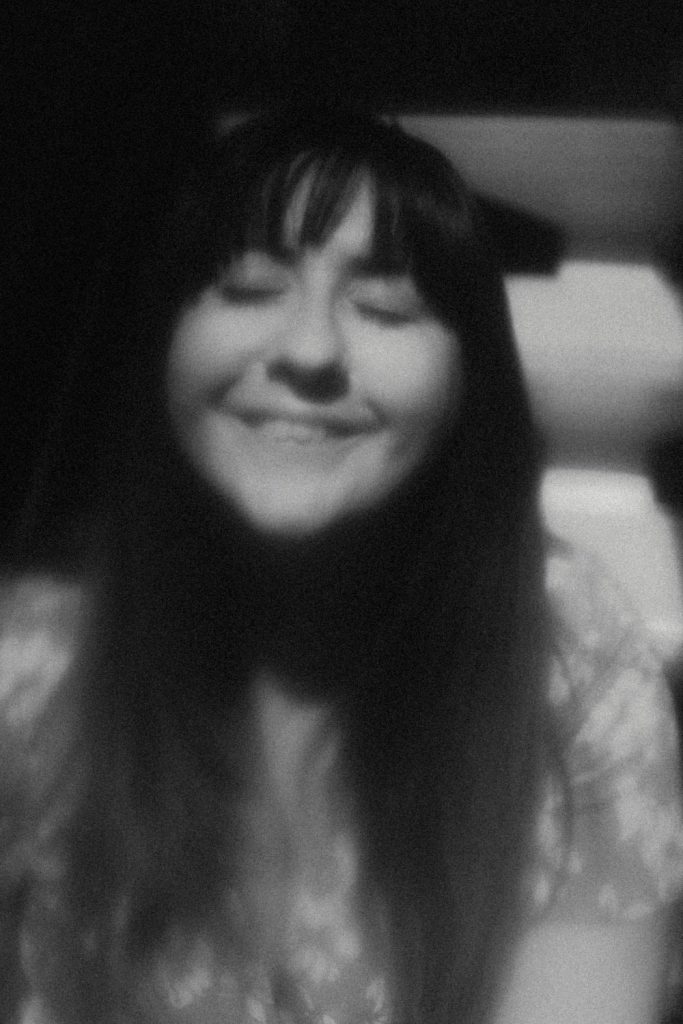 Auto-portrait de Claire Slater, photographe de Deep. à Quimper